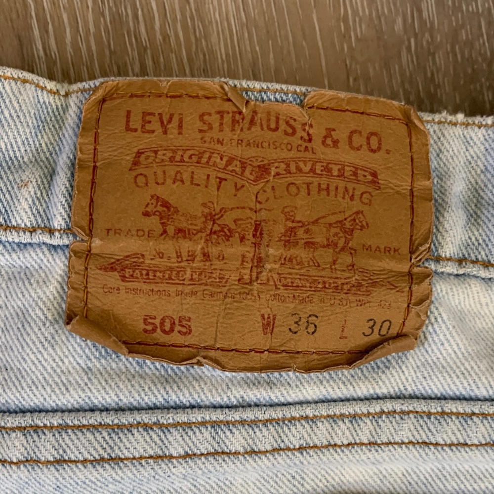 Levi's Light Wash Straight Jeans - Picture 2 of 6